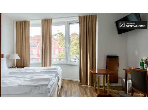 Apartamento ensolarado para alugar em Charlottenburg, Berlim - Apartamentos