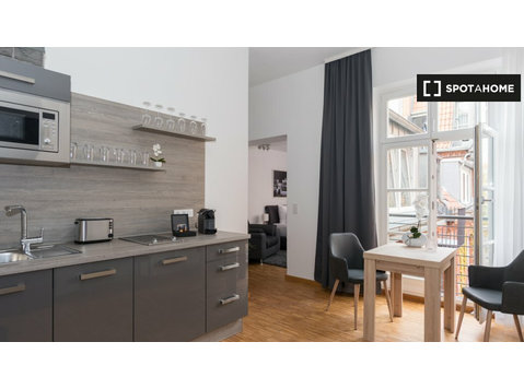 Terrific studio apartment for rent in Mitte, Berlin - 	
Lägenheter