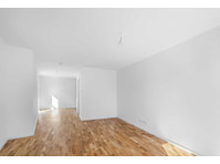 Unfurnished studio with a fitted kitchen in Lichtenberg - 아파트
