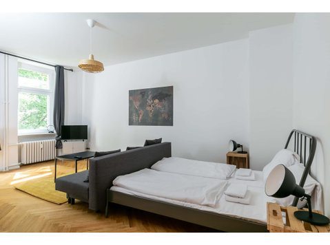 Wohnung in der Erasmusstraße - آپارتمان ها