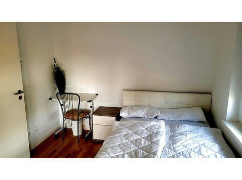 1 ZI-WOHNUNG IN BERLIN - KARLSHORST, MÖBLIERT - Serviced apartments