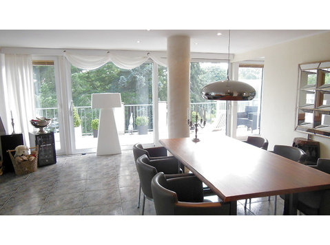 3½ ZIMMER-MAISONETTEWOHNUNG IN BERLIN-KAULSDORF, MÖBLIERT,… - Serviced apartments