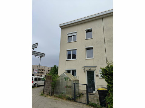 Modern low energy house in Berlin - Дома