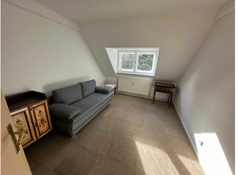 Amazing, bright Apartment in Kleinmachnow - For Rent