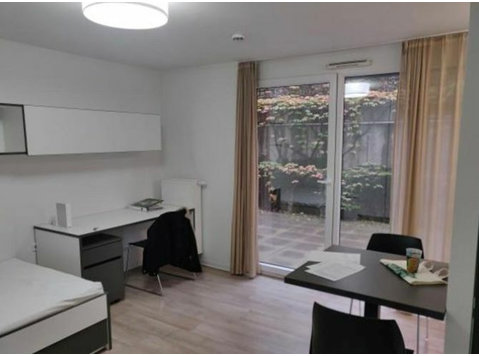 Ruhiges, modernes Apartment in zentraler Lage (01.07 -… - Zu Vermieten