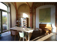 Beautiful modern spacious home in antique villa monument in… - À louer