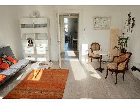 Bright apartment in Potsdam, located directly at the next… - เพื่อให้เช่า
