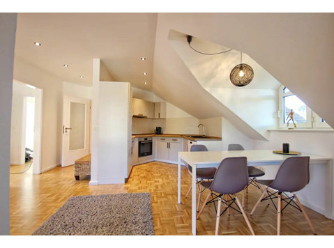 Furnished and modernized 3-room ground floor apartment with… - For Rent