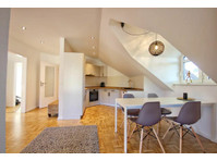 Möblierte und modernisierte 3-Raum-DG-Wohnung mit Balkon in… - Zu Vermieten