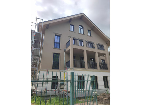 Luxurious New-Build Apartment by the Park of Schloss… - For Rent