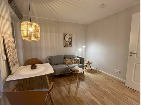 Modernes Apartment gegenüber dem Park Sanssouci – Für 2… - Zu Vermieten