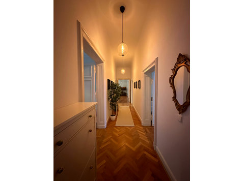 Spacious elegant apartment in Berliner Vorstadt, Potsdam - За издавање