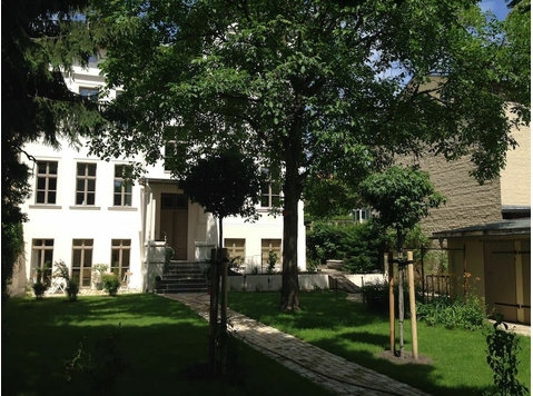 Spacious home in Potsdam - 	
Uthyres
