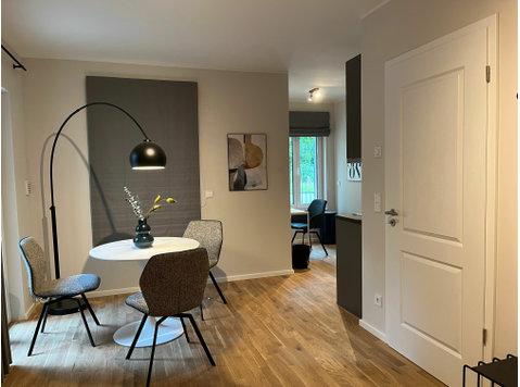 Stilvolles Designer-Apartment mit separatem Schlafzimmer &… - Zu Vermieten