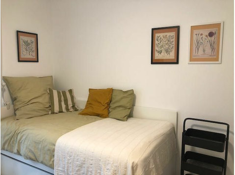 TOP STUDIO IN POTSDAM with tram / bus and bike path… - For Rent