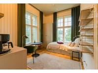 Upscale 1-room apartment in Villa am Heiligen See in Potsdam - K pronájmu