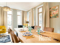 Apartamento moderno y luminoso con salón y comedor abiertos… - Pisos
