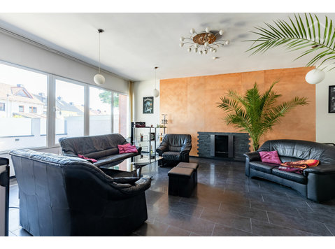 Bright & lovely home with terrace - For Rent