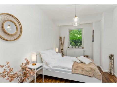 City flat directly in the parks - For Rent