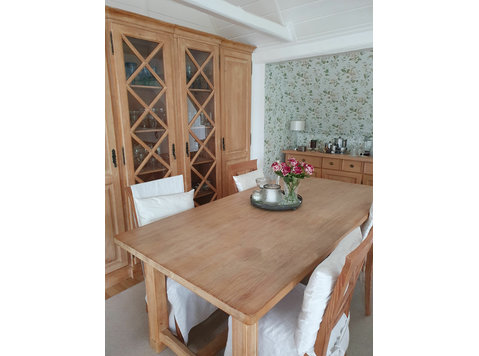 Comfortable 2 room apartment with a large, sunny balcony in… - For Rent