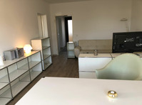 Cozy & bright 2-room apartment in a preferred location in… - À louer