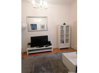 Furnished apartment in an old building in a very good… - Vuokralle