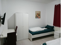 Groundfloor, 2-room, 4-bed furnished, suitable for sharing,… - Na prenájom