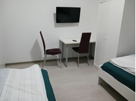 Groundfloor, 2-room, 4-bed furnished, suitable for sharing,… - Na prenájom