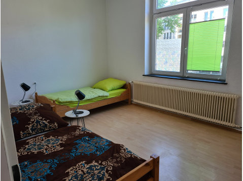 Large technician flat, student flat, 4 rooms, central - Alquiler