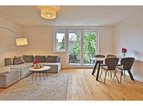 Modern 2-room apartment in the heart of Schwachhausen - Til Leie