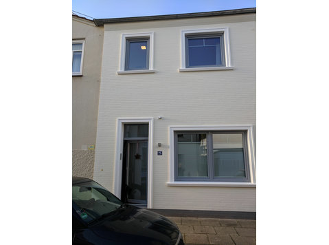 Modern, pretty suite in nice area  in Bremen - For Rent