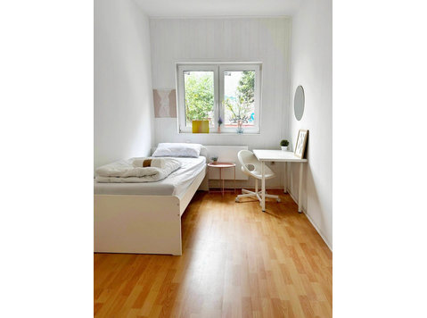 New * Furnished modern house, first occupancy after… - For Rent