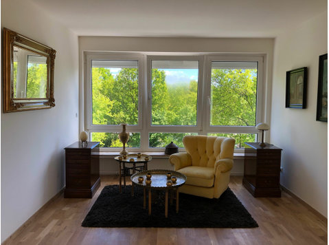 Newly renovated bright spacious maisonette apartment in… - Kiadó