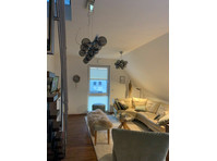 Stylishly furnished 3.5 room apartment with balcony - À louer