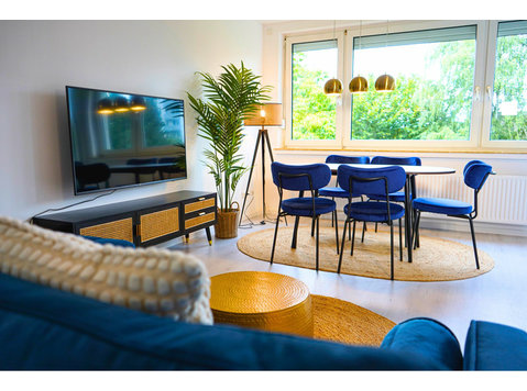 unique: spacious for 5 | balcony | kitchen | WiFi - For Rent
