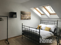 Stylish 1-room attic apartment in Fesenfeld - Apartmány