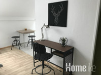 Stylish 1-room attic apartment in Fesenfeld - דירות