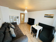 Traumhaus | 7 Beds | 4 Room | Wifi | 3 Parking - Til leje