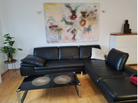 Art apartment with roof terrace and flair, quiet, close to… - Til Leie