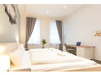 Classic meets modern - stylish accommodation near the train… - In Affitto