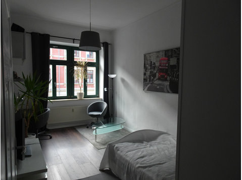 2-Raum Wohnung mit Balkon in ruhiger Lage - Zu Vermieten