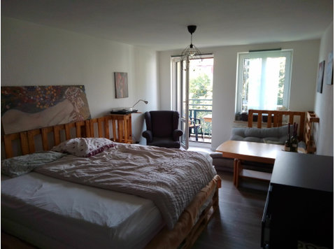 Apartment between Rosengarten and Neustadt with balcony - Til Leie