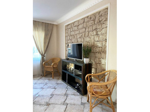 Bright, Newly Renovated Apartment with Balcony 25 Minutes… - Alquiler