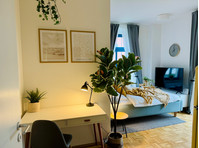 Cozy Apartment direct in the City - huge balcony - 	
Uthyres