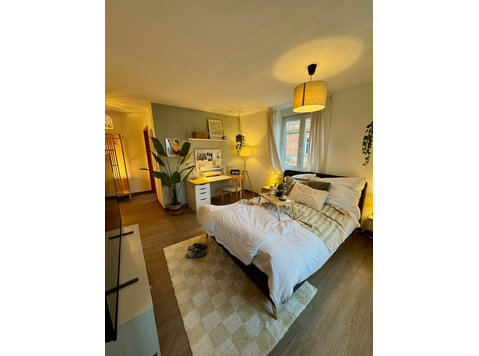 Cozy Apartment direct in the City - with balcony - For Rent