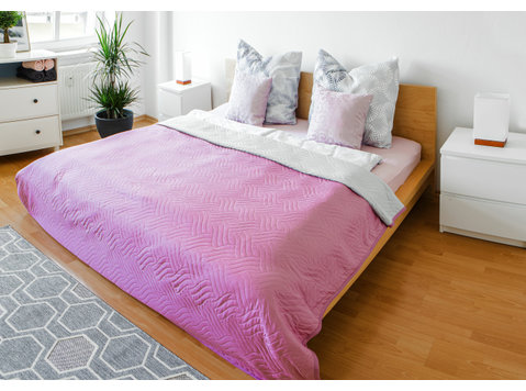 DELUX 2 room apt. TOP LOCATION easy CheckIn+Netflix - For Rent