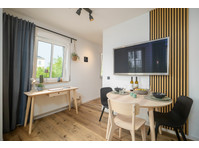 Elegant Studio Apartment with Balcony - Alquiler