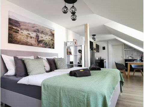 Fynbos ✿ Top floor for 2 | Cathedral View Netflix Parking… - 	
Uthyres