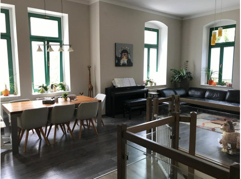 Moderne und helle Familienwohnung in Elbnähe - Zu Vermieten