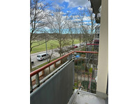 Modern one-bedroom apt. right on the Elbe. Directly next to… - Ενοικίαση